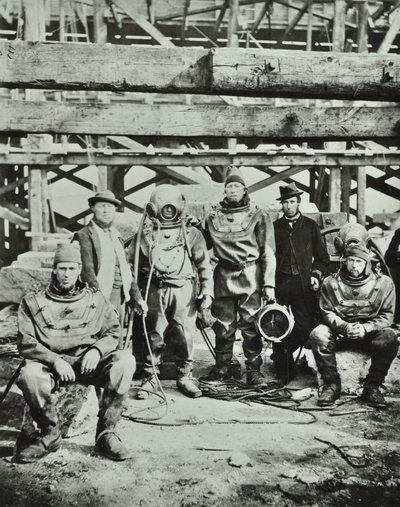 Blackfriars Bridge: bygningsarbejdere poserer med udstyr, 1869 af English Photographer