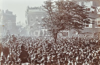 Blackwall Tunnel: folkemængder ved den ceremonielle åbning, 1897 af English Photographer