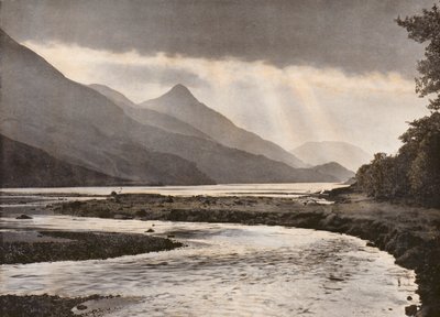 Truende storm over Pap of Glencoe (farvefoto) af English Photographer