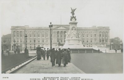 Buckingham Palace, London, viser New Front og Queen Victoria Memorial af English Photographer