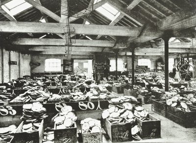 Bull Wharf, indre af Shell Warehouse, London, 1890 af English Photographer