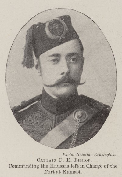 Kaptajn F E Bishop, kommanderende for Haussas