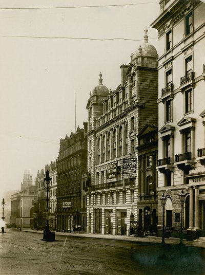 Carlton House, bygget på stedet for St Philips Chapel, Regent Street, London, i 1904 af English Photographer