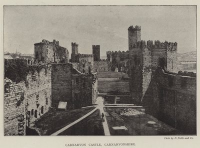 Carnarvon Castle, Carnarvonshire af English Photographer
