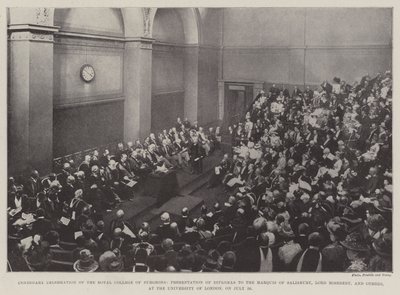 Hundredårets fejring af Royal College of Surgeons, præsentation af diplomer til markisen af Salisbury, Lord Rosebery og andre, ved University of London, den 26. juli af English Photographer
