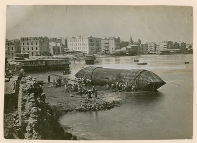 Cleopatras Needle forlader Alexandria af English Photographer