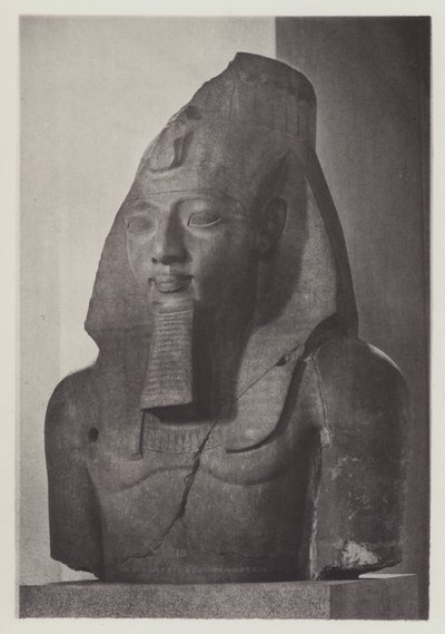 Kolossalt hoved af Ramses II (s/h-foto) af English Photographer