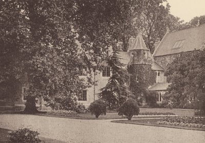 Klosteret af det hellige hjerte, Roehampton: Den østlige ende af terrassen og retrætehuset (s/h-foto) af English Photographer