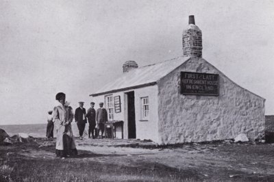 Cornwall: First and Last House, Lands End (s/h-billede) af English Photographer
