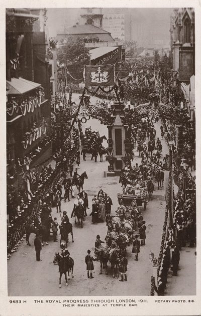 Kroningsoptog af kong George V og dronning, Temple Bar, London af English Photographer