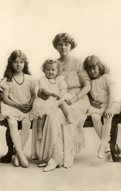 Daphne du Maurier som spædbarn (s/h-foto) af English Photographer