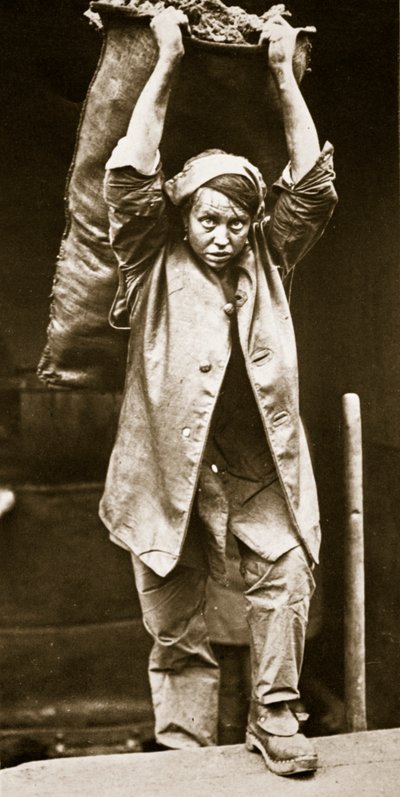 Leverer kul, tryk af Horace W. Nichols, ca. 1916 (fotogravure) af English Photographer