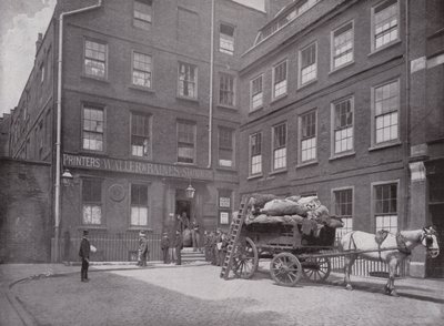 Dr. Johnsons House, Gough Square, Fleet Street af English Photographer
