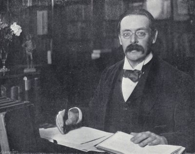 Edmund Gosse i sit studie (s/h foto) af English Photographer