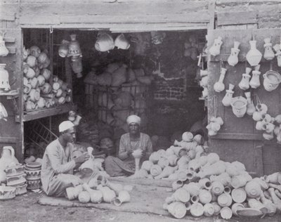 Egypten: Araber, der sælger renner, vandkølere (s/h foto) af English Photographer