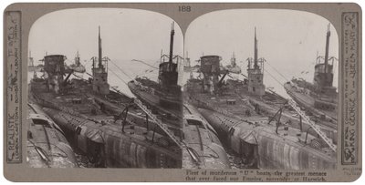 Flåde af morderiske ?U? både, den største trussel, der nogensinde har været udsat for vores imperium, overgiver sig i Harwich, november 1918 (stereoskopisk tryk) af English Photographer