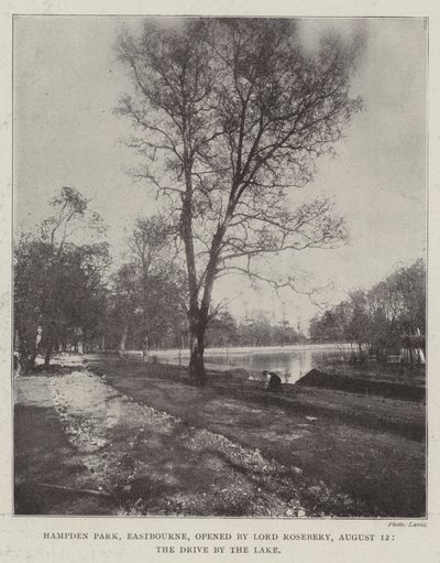 Hampden Park, Eastbourne, åbnet af Lord Rosebery, 12. august, Drive by the Lake af English Photographer