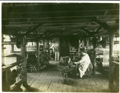 Håndvævet vævning, Hughes fabrik nr. 2, 1923 af English Photographer