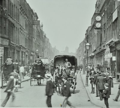 Hatton Garden: ser mod nord fra Holborn Circus, London, 1895 af English Photographer