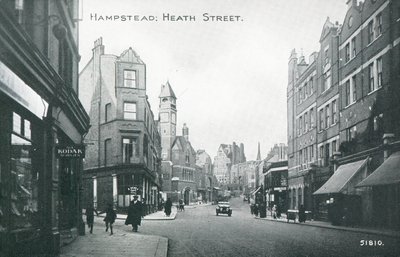 Heath Street i Hampstead af English Photographer