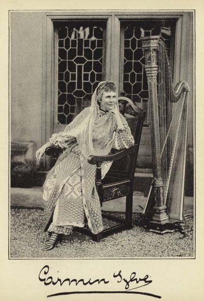 Hendes Majestæt Dronningen af Rumænien af English Photographer