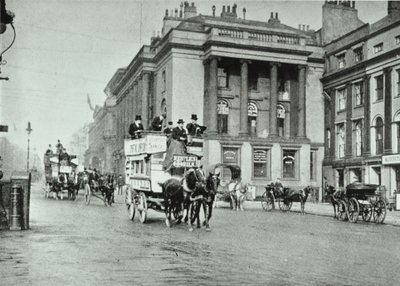 Hestebusser i Waterloo Place, 1895 af English Photographer