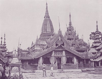 Khawn eller Canopy foran Pagoda, Pagan af English Photographer
