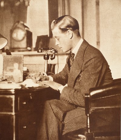 Kong Edward VIII ved sit skrivebord i St. James
