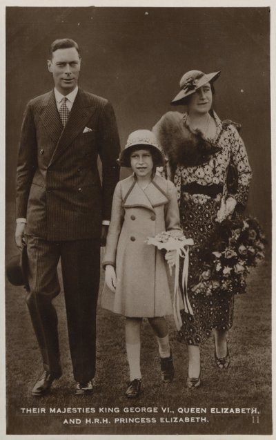 Kong George VI, Queen Mary og deres ældste datter, prinsesse Elizabeth (s/h-billede) af English Photographer