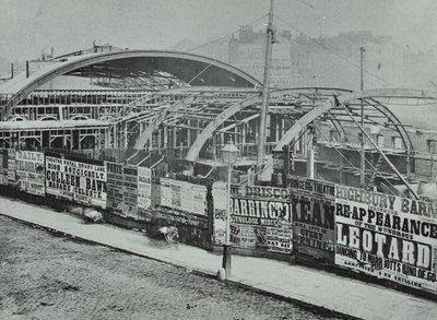 Kings Cross Station: byggearbejde i gang, 1862 af English Photographer