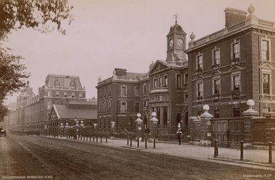 Knightsbridge Barracks, London af English Photographer