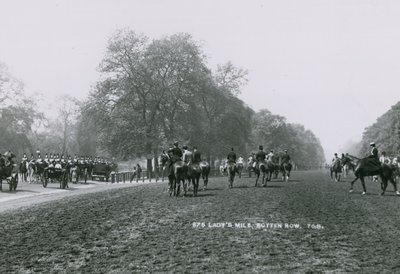 Ladys Mile, Rotten Row, Hyde Park, London af English Photographer