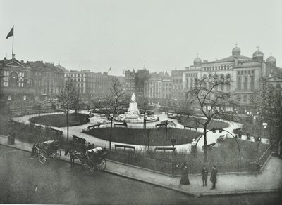 Leicester Square, Westminster LB: set mod nordøst, 1896 af English Photographer
