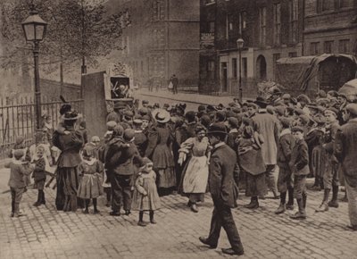 London: Punch and Judy Show (s/h-billede) af English Photographer