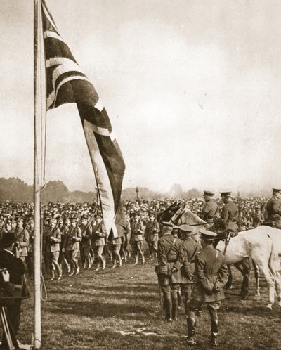 Lord French anmelder frivillige i Hyde Park: Øjne tilbage ved saluteringsbasen, fra The Illustrated War News, 14. juni 1916 (sepiafoto) af English Photographer