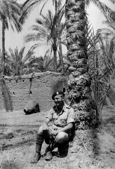 Louis Cohen, fra et album kompileret af Major W H J Sale, 1943 af English Photographer