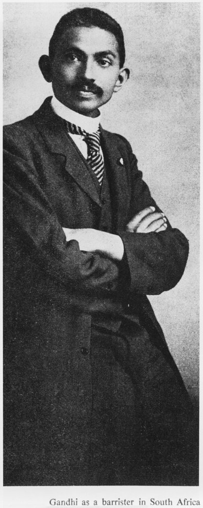 Mahatma Gandhi (1869-1948) som barrister i Sydafrika, ca. 1900 af English Photographer