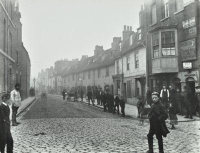 Mill Lane: fra Deptford Broadway, London, 1895 af English Photographer