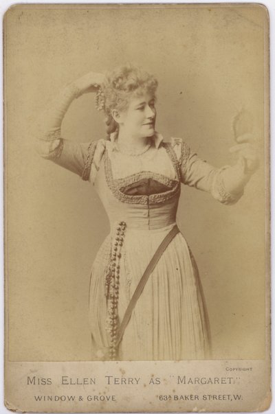 Miss Ellen Terry som Margaret (s/h-foto) af English Photographer