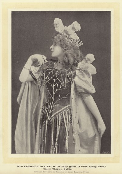 Miss Florence Fowler, som fedronningen i Rødhætte, Gaiety Theatre, Dublin af English Photographer