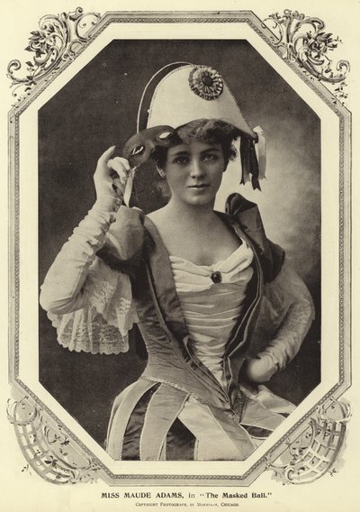 Miss Maude Adams, i Maskebal af English Photographer