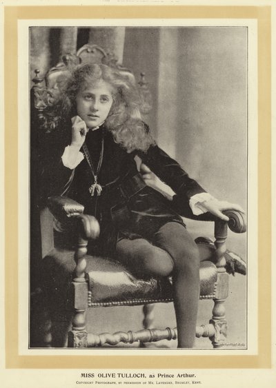 Miss Olive Tulloch, som prins Arthur af English Photographer