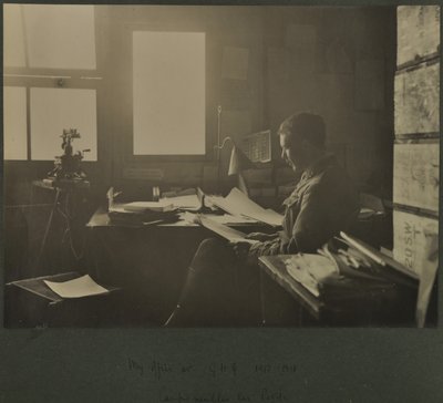 Mit kontor på GHQ, 1917-18 af English Photographer