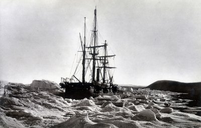 Nordpolen:"" Alert"" nippet nær cape Beechey, Robeson-kanalen - i ""Fortælling om en rejse til Polarsee under 1875-76"", G.S. Nares, red. London af English Photographer
