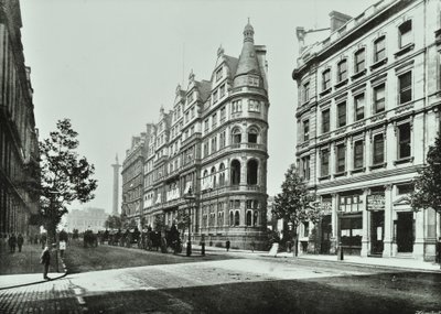 Northumberland Avenue, 1895 af English Photographer