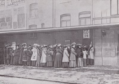Uden for Pit Door of the Kings Theatre, Hammersmith af English Photographer