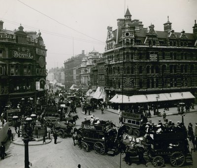 Oxford Street og Tottenham Court Road, London af English Photographer