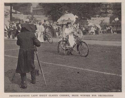 Fotografering af Lady Emily Gladys Cherry, prisvinder for dekoration af English Photographer