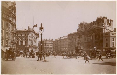 Piccadilly Circus, London af English Photographer