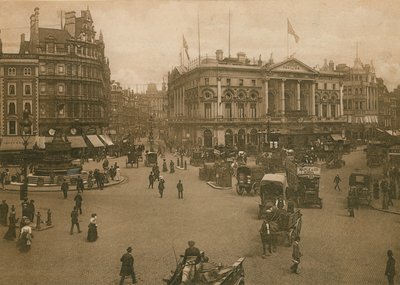 Piccadilly Circus, London af English Photographer